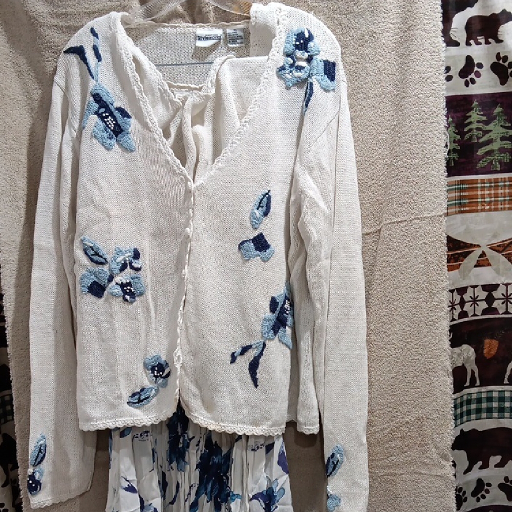 Floral Embroidered Cardigan